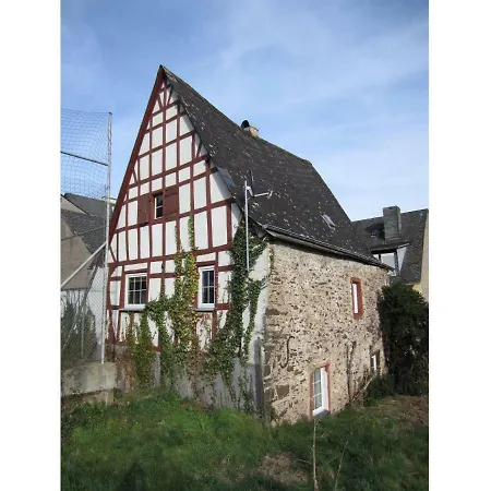 Schraeges Haus *